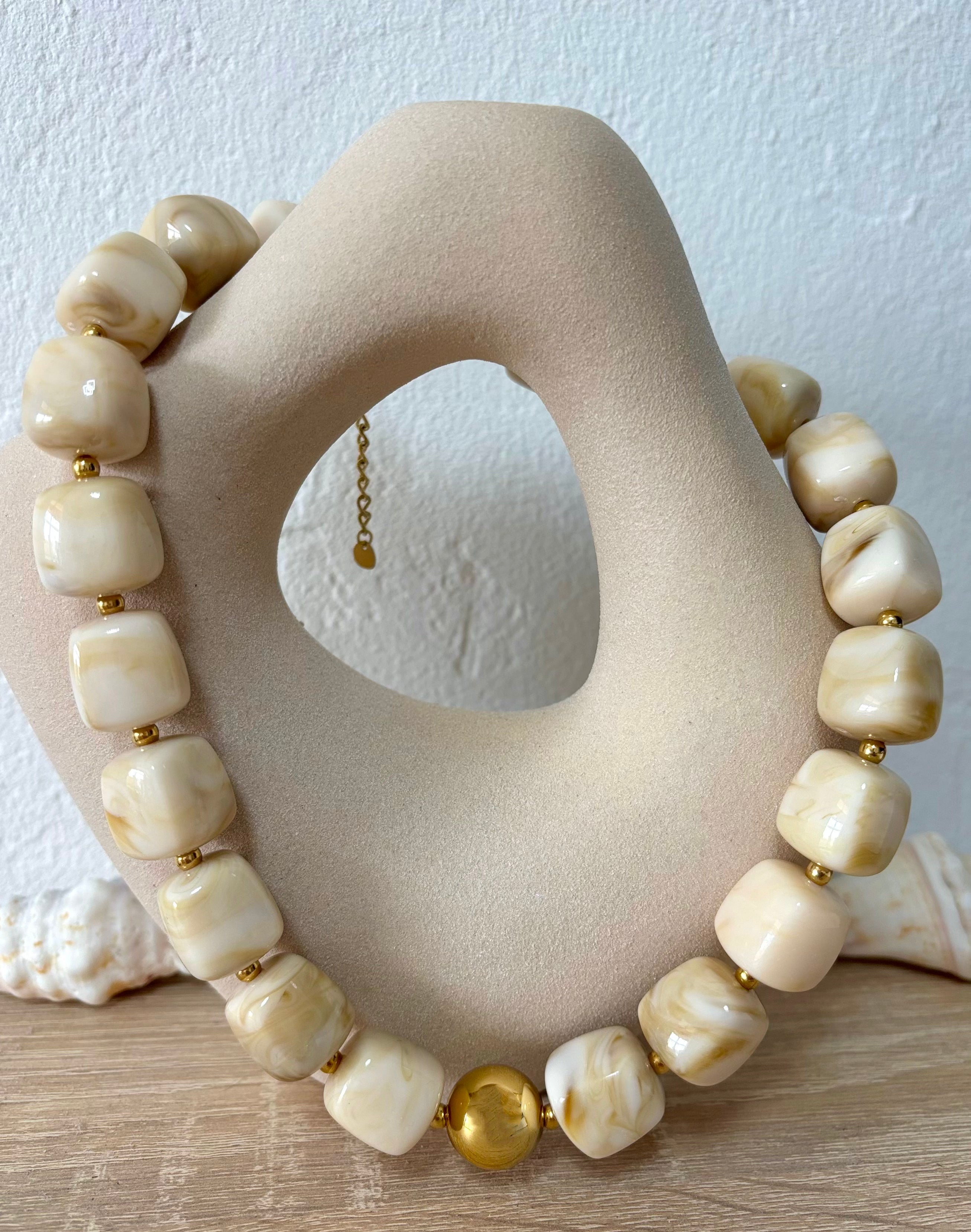 Collier Caléora